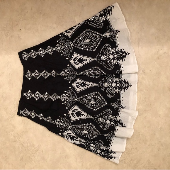 10/$40 100% cotton John Paul Richard skirt size 8 - Picture 4 of 4